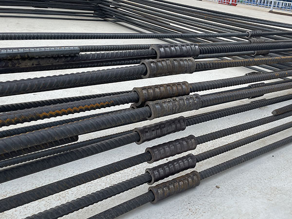 冷擠壓鋼筋套筒施工現場-10.jpg