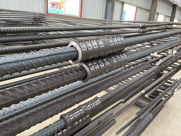 冷擠壓鋼筋套筒施工現場-7.jpg