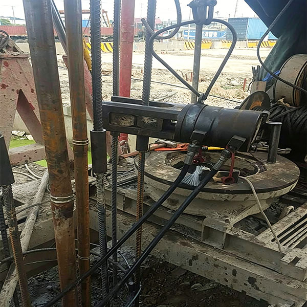 冷擠壓鋼筋套筒施工現場-1.jpg